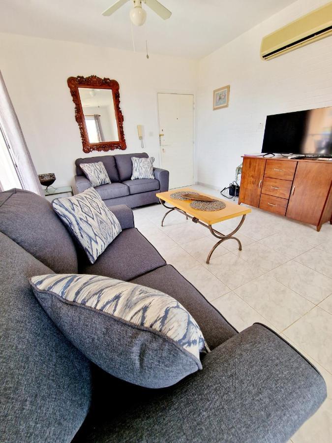 Emma'S Place, 2 Bedroom Apartment With Pool View Paphos Exterior foto